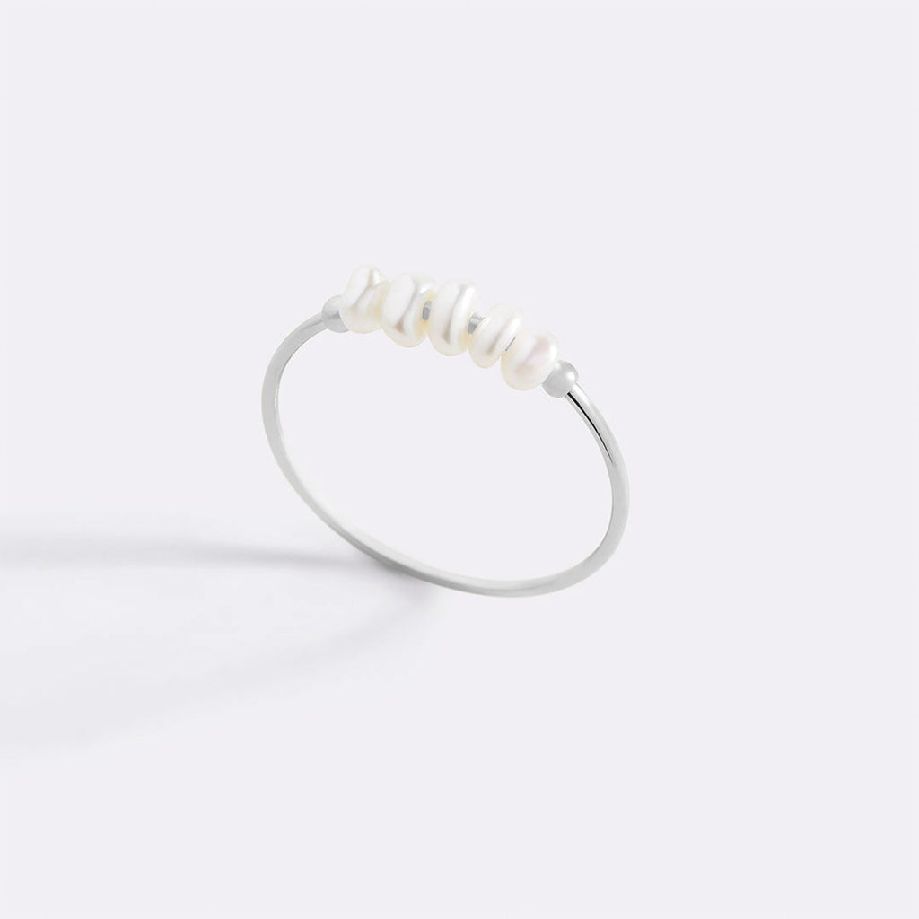 Mini Pearl Ring